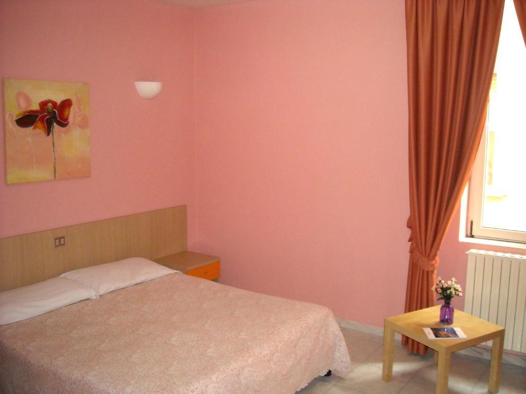 Hotel New Baby Caserta Oda fotoğraf